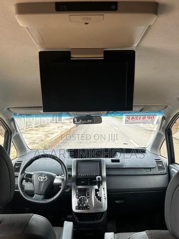 Toyota Voxy 2013 Black
