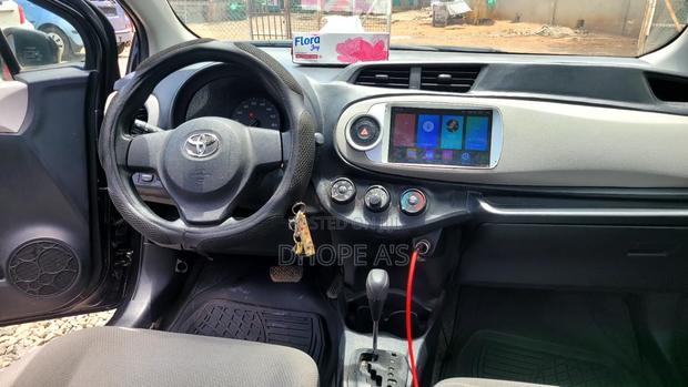 Toyota Vitz 2012 Black