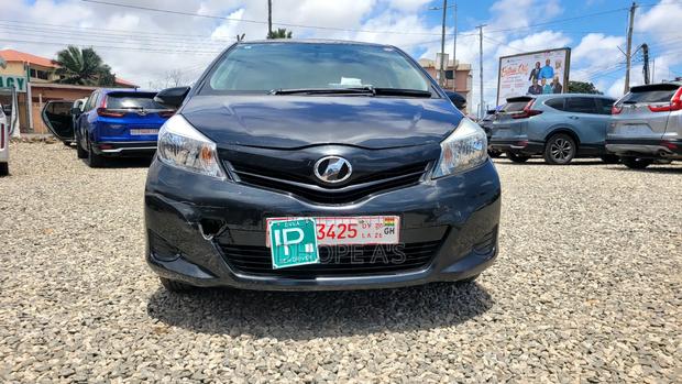 Toyota Vitz 2012 Black
