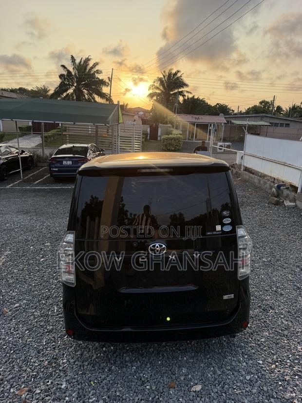 Toyota Voxy 2012 Black