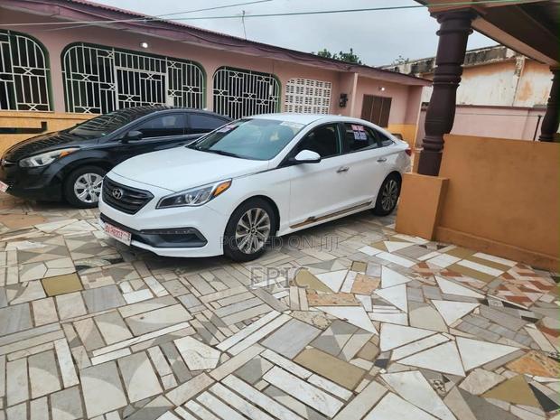 Hyundai Sonata SE 4dr Sedan (2.4L 4cyl 6A) 2015 White