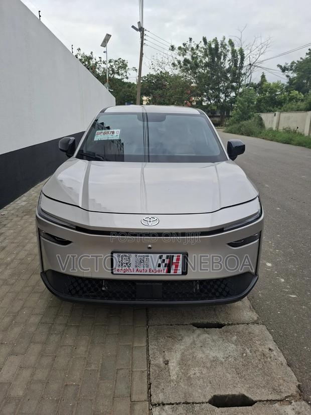 Toyota bZ3 2025 Silver