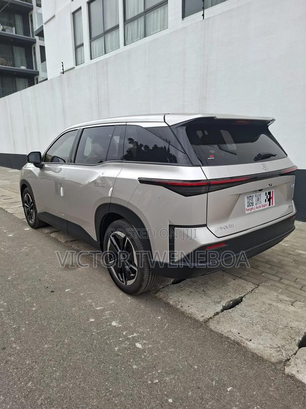 Toyota bZ3 2025 Silver