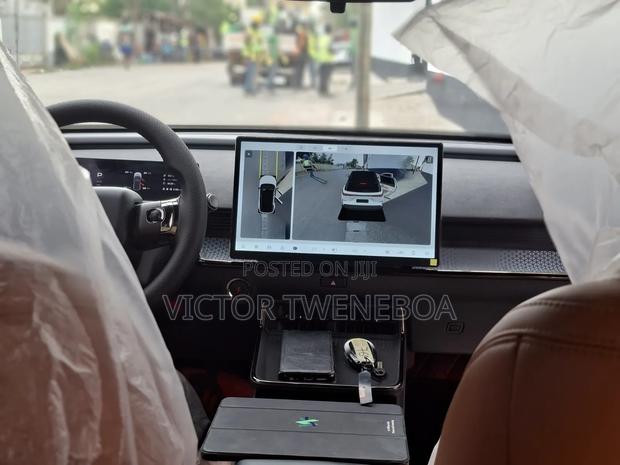 Toyota bZ3 2025 Silver