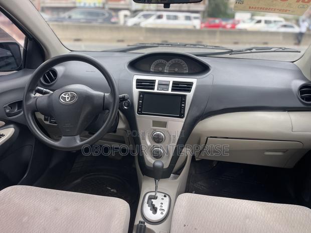 Toyota Belta 2010 Green