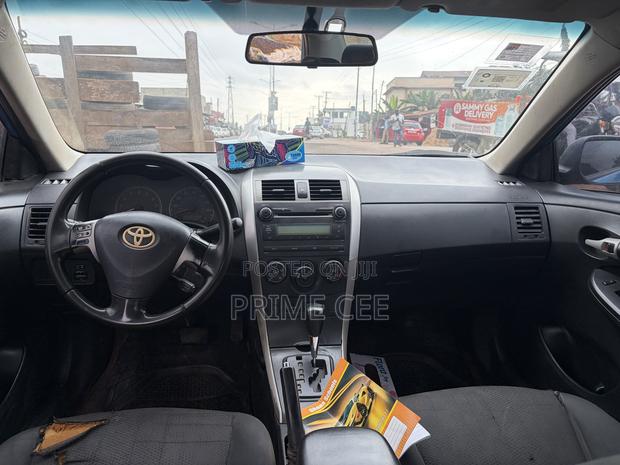 Toyota Corolla 2010 Blue