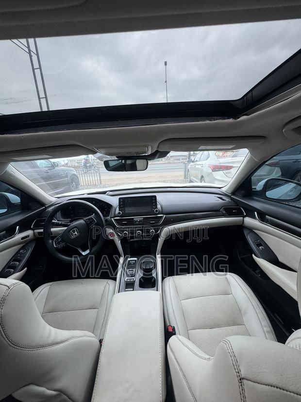 Honda Accord Sport (2.0L 4cyl Turbo 10A) 2019 White