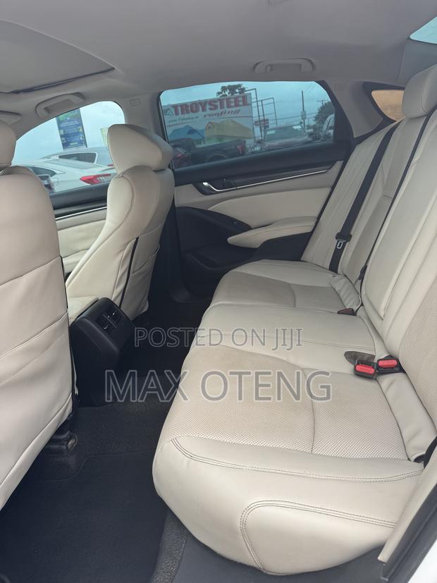 Honda Accord Sport (2.0L 4cyl Turbo 10A) 2019 White