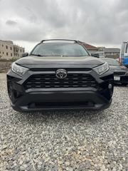 Toyota RAV4 XLE 2022 Black for sale