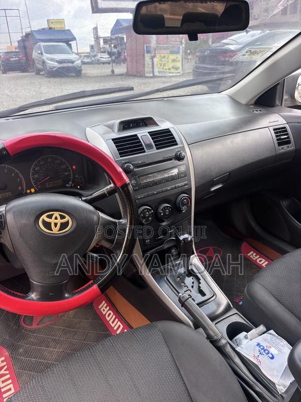 Toyota Corolla 2012 Gray