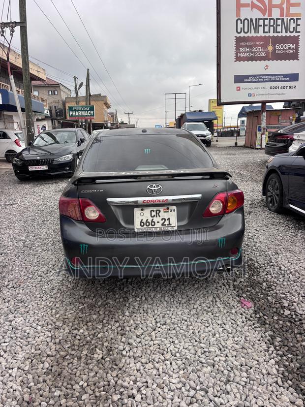 Toyota Corolla 2012 Gray