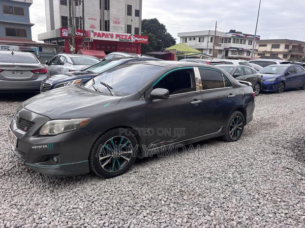 Toyota Corolla 2012 Gray