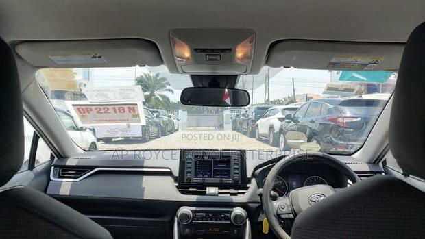 Toyota RAV4 LE AWD 2020 White