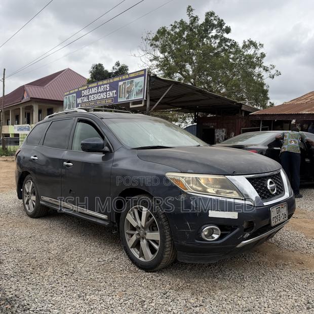 Nissan Pathfinder Platinum 4dr SUV 4WD (3.5L 6cyl CVT) 2014 Black