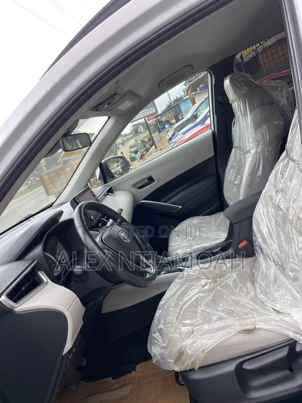 Toyota Corolla Cross 2021 White