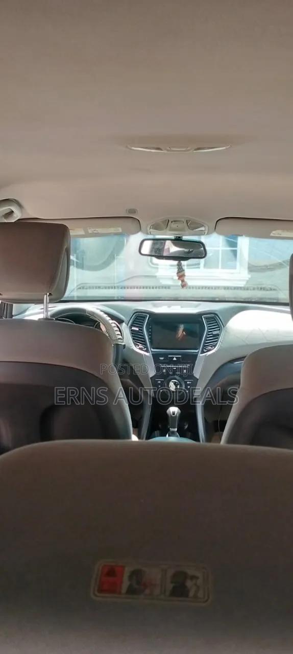 Hyundai Santa Fe GLS 4dr SUV AWD (3.3L 6cyl 6A) 2014 Black