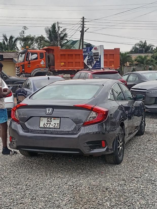 Honda Civic LX 4dr Sedan (2.0L 4cyl) 2016 Silver
