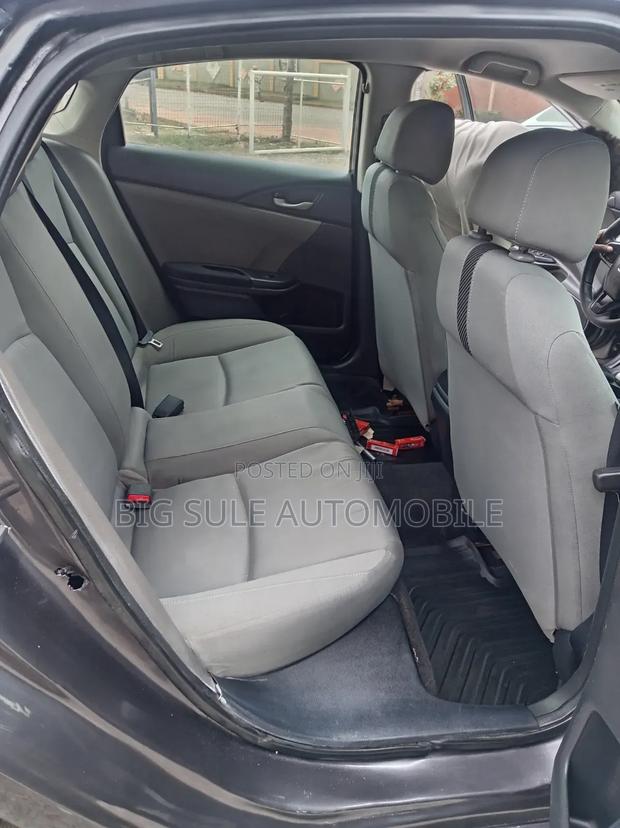 Honda Civic LX 4dr Sedan (2.0L 4cyl) 2016 Silver
