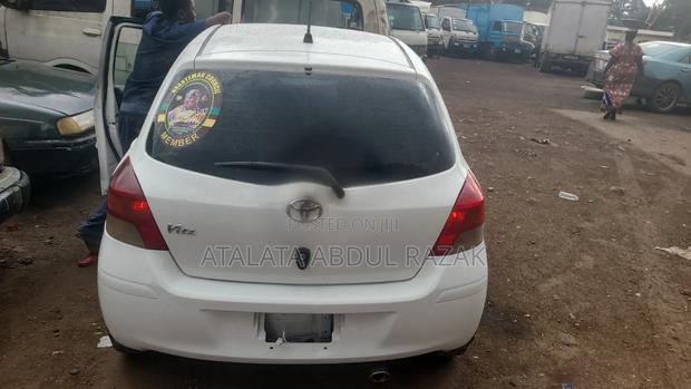 Toyota Vitz 2009 White