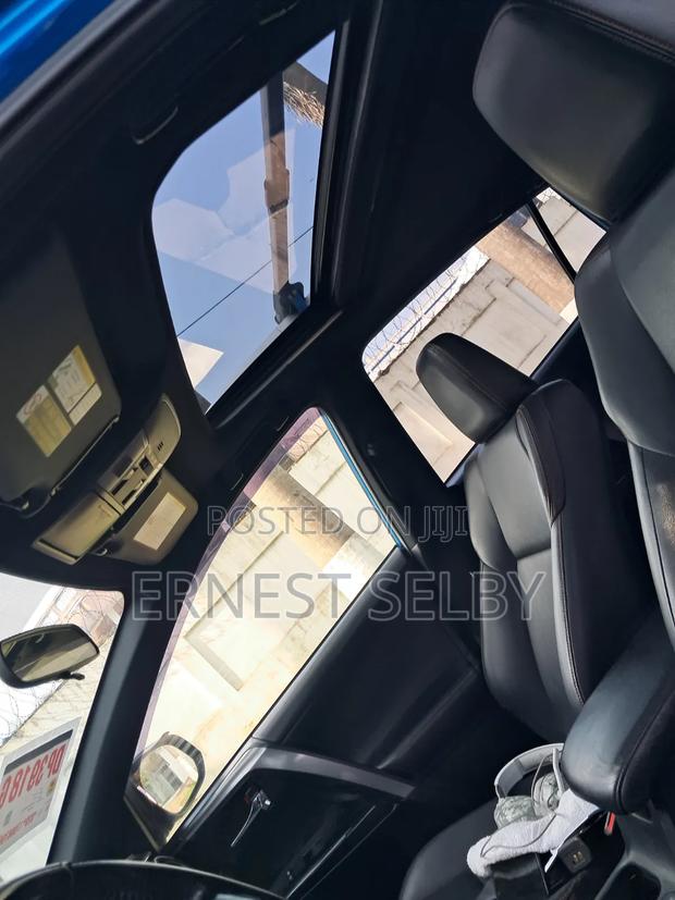 Toyota RAV4 SE FWD (2.5L 4cyl 6A) 2017 Blue