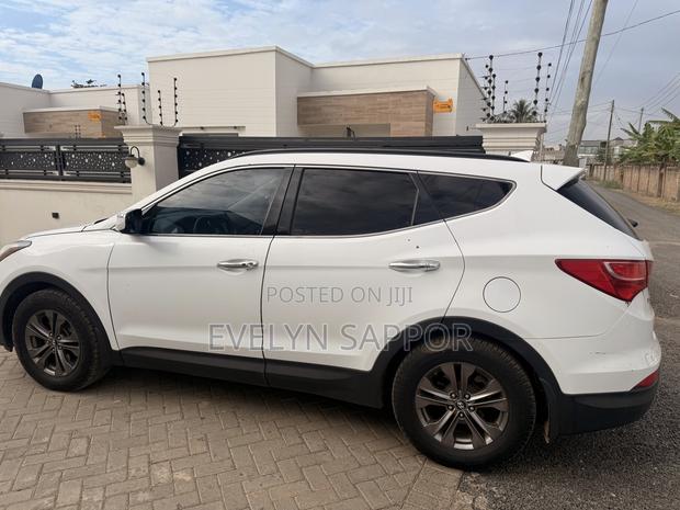 Hyundai Santa Fe 2012 White