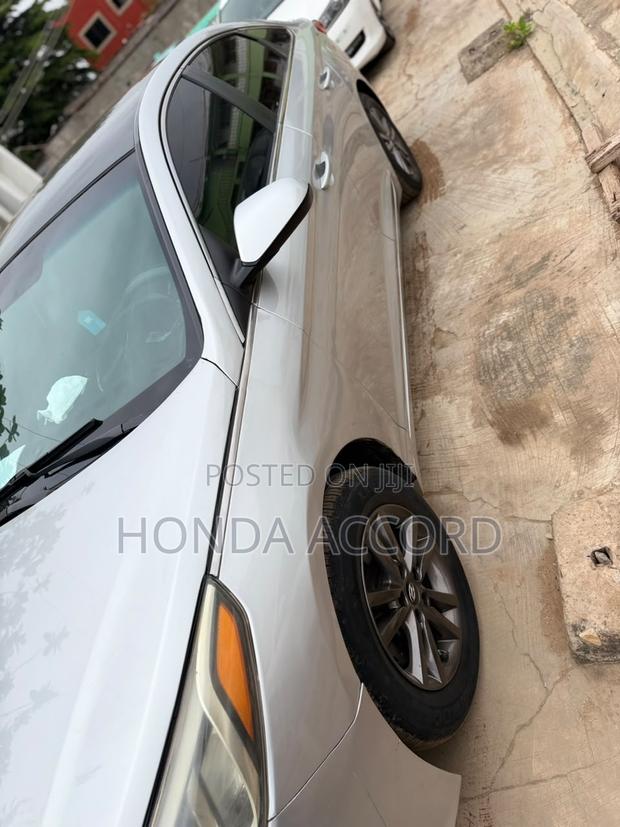 Hyundai Sonata Limited 4dr Sedan (2.4L 4cyl 6A) 2015 Silver