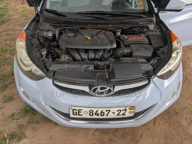 Hyundai Elantra GLS Sedan FWD (1.8L 4cyl 6A) 2013 Gray
