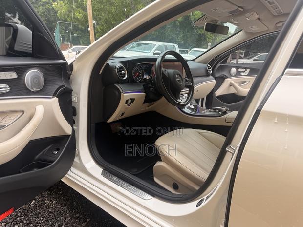 Mercedes-Benz E300 Base RWD Sedan (2.0L 4cyl 9A) 2017 White