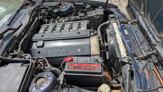 BMW 525i 1995 Blue