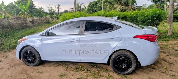 Hyundai Elantra GLS Sedan FWD (1.8L 4cyl 6A) 2013 Gray