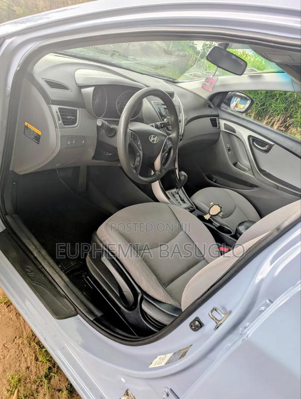 Hyundai Elantra GLS Sedan FWD (1.8L 4cyl 6A) 2013 Gray