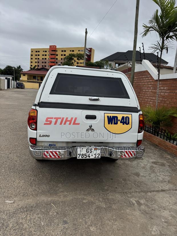 Mitsubishi L200 2012 White