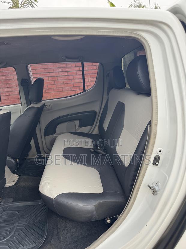 Mitsubishi L200 2012 White