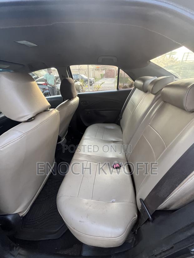 Toyota Yaris 2010 Gray