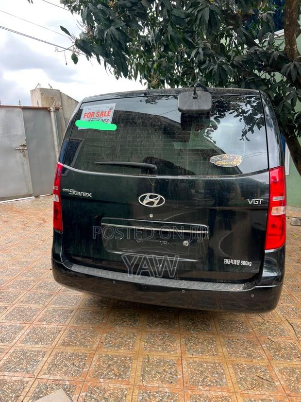 Hyundai H300 2014 Black