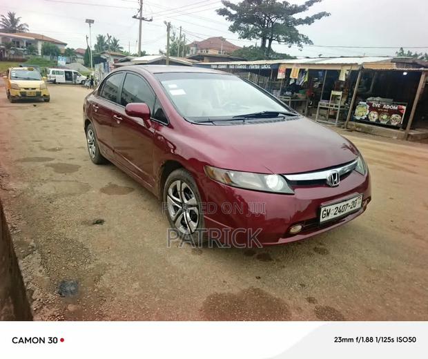 Honda Civic 1.8 5 Door Automatic 2010 Red