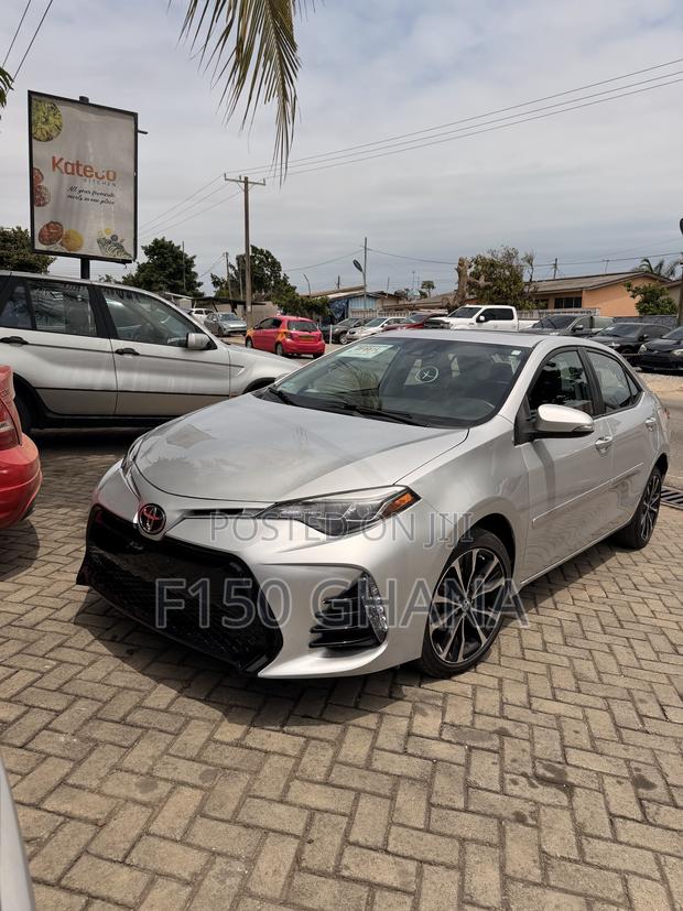Toyota Corolla XSE 4dr Sedan (1.8L 4cyl CVT) 2017 Silver