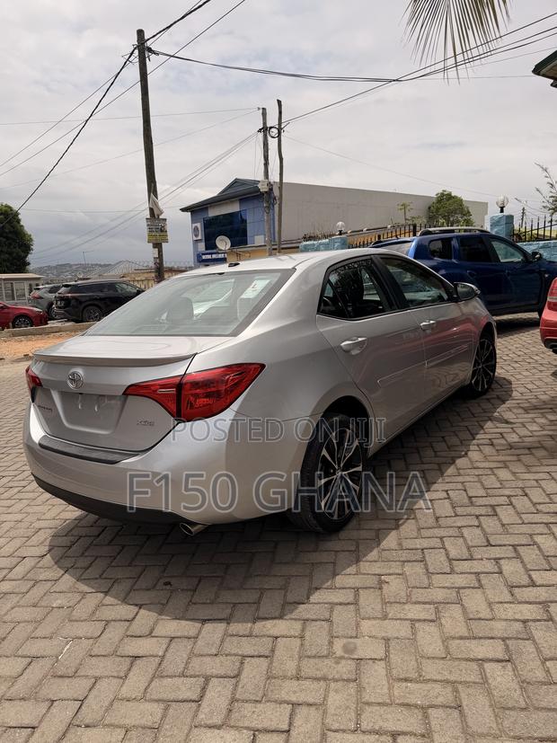 Toyota Corolla XSE 4dr Sedan (1.8L 4cyl CVT) 2017 Silver