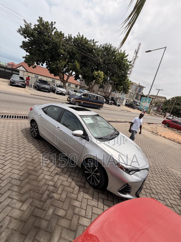 Toyota Corolla XSE 4dr Sedan (1.8L 4cyl CVT) 2017 Silver
