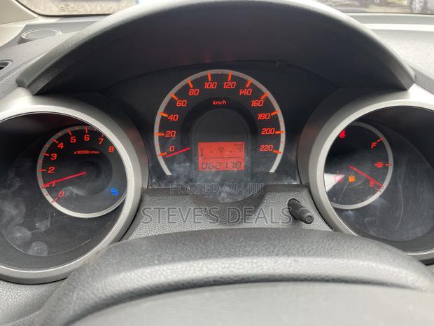 Honda Fit Automatic 2012 Gray