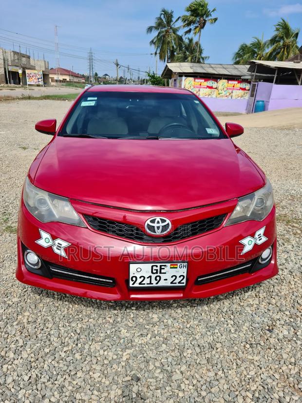Toyota Camry LE 4dr Sedan (2.5L 4cyl 6A) 2014 Red