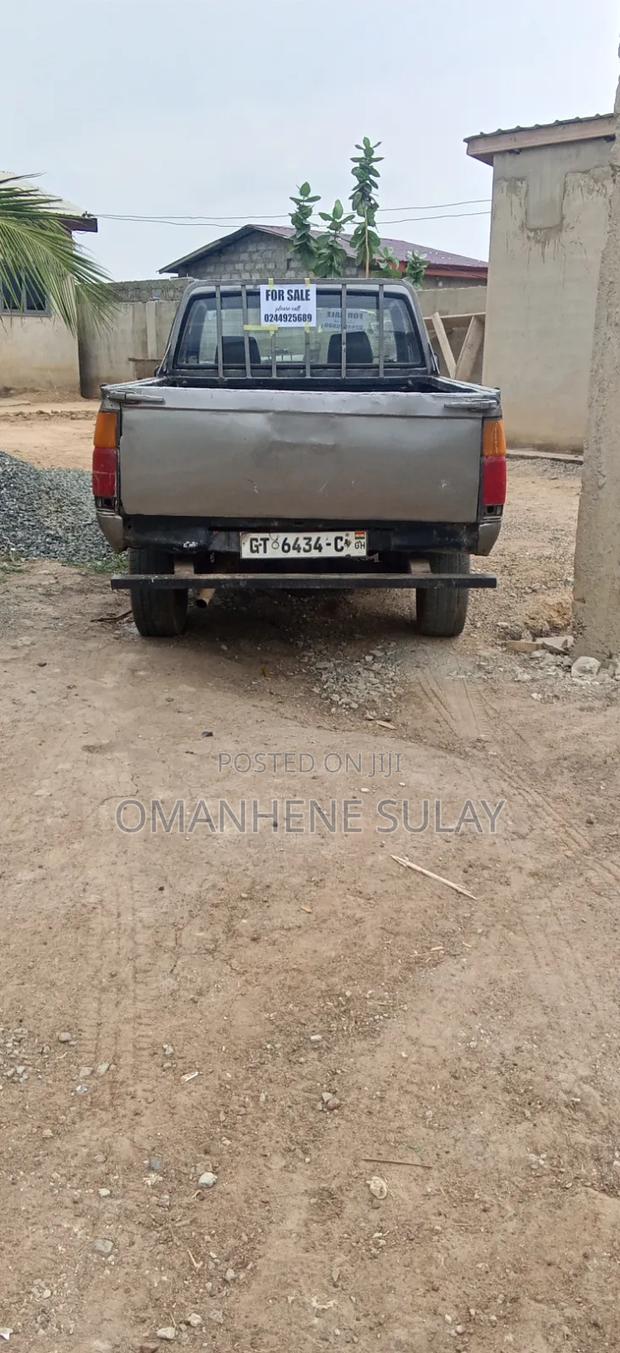 Nissan Hardbody 2012