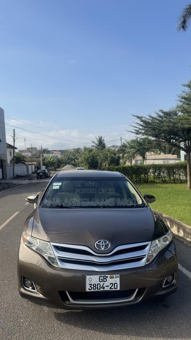 Toyota Venza LE 2014 Gold