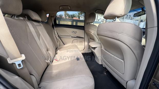 Toyota Venza LE 2014 Gold