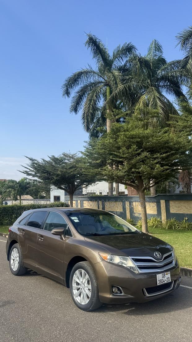 Toyota Venza LE 2014 Gold