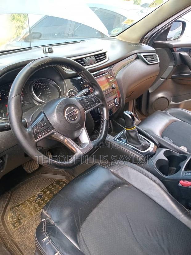 Nissan Qashqai 2017 Gray