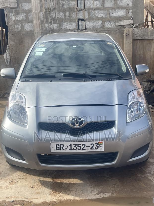 Toyota Vitz 1.3 AWD 5dr 2010 Silver