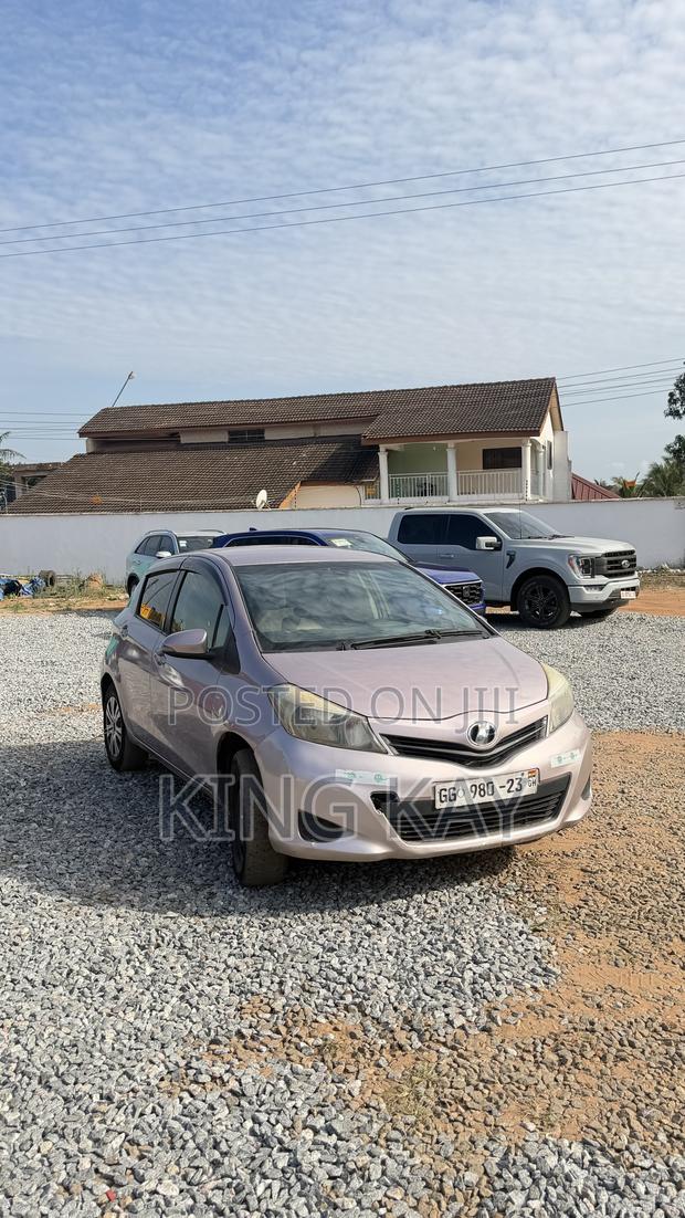 Toyota Vitz 1.0 FWD 5dr 2012
