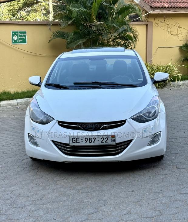 Hyundai Elantra GLS Sedan FWD (1.8L 4cyl 6M) 2013 Gray