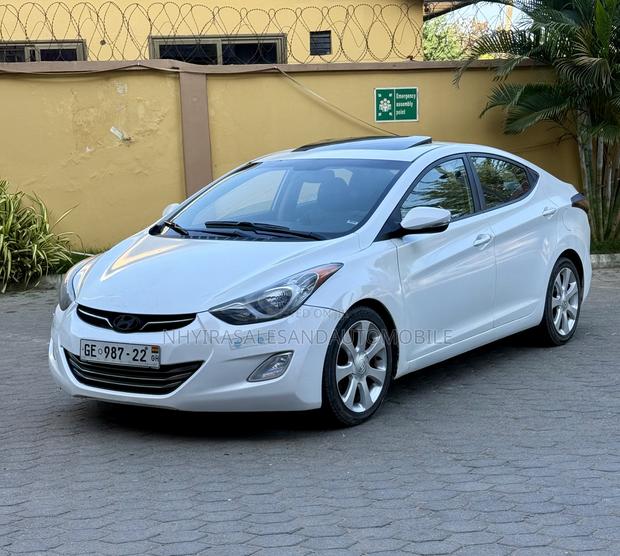 Hyundai Elantra GLS Sedan FWD (1.8L 4cyl 6M) 2013 Gray